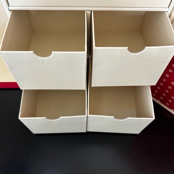 American Girl Doll Red Keepsake Box (RETIRED) - Picture 4 of 14